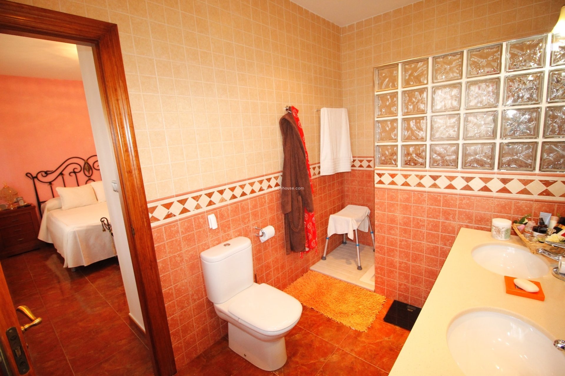 Reventa - Villa -
Purias