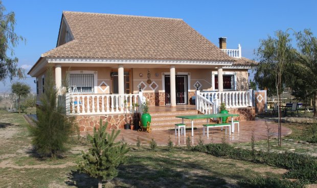 Villa - Resale - Purias -
                Purias