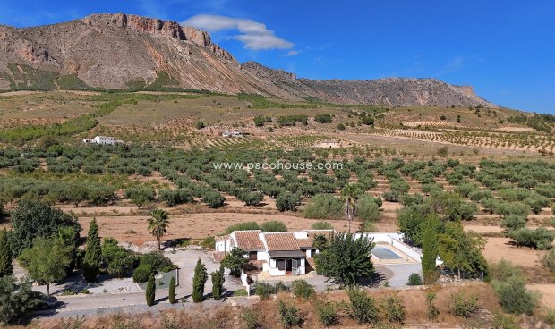 Villa - Resale - Velez-Blanco -
                Velez-Blanco