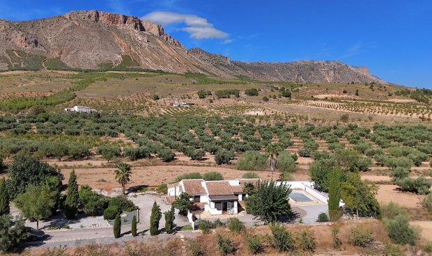 Villa - Resale - Velez-Blanco -
                Velez-Blanco