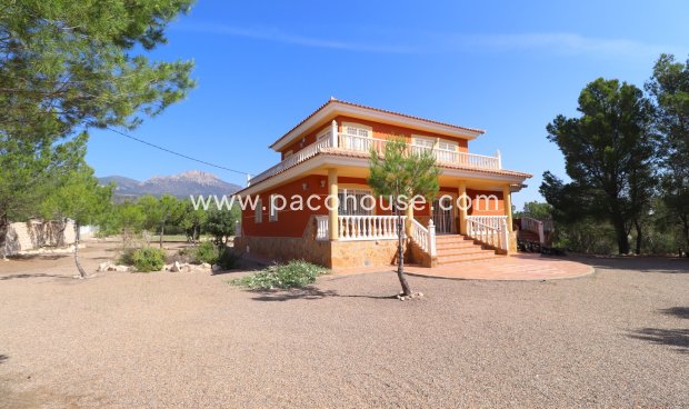 Villa - Reventa -
        La Parroquia - 3023-VL
