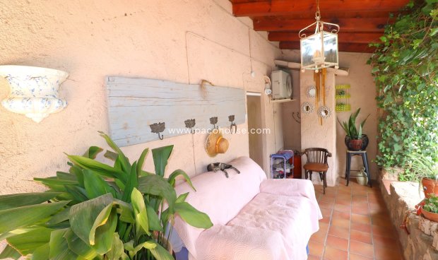 Reventa - Country House -
Purias