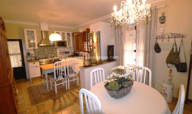 Reventa - Country House -
Purias