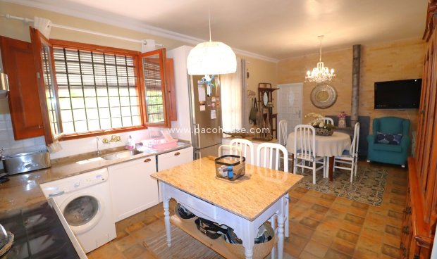 Reventa - Country House -
Purias