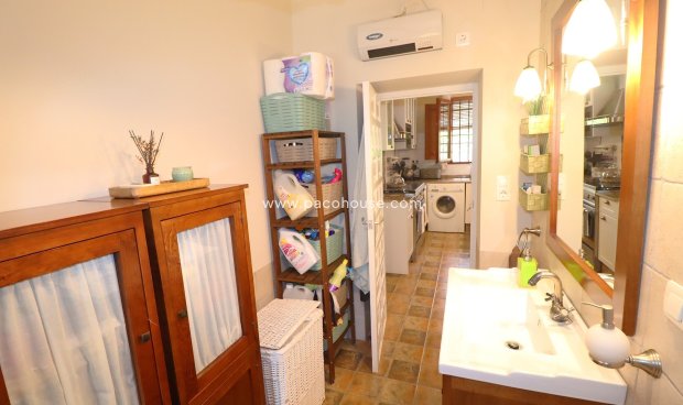 Reventa - Country House -
Purias