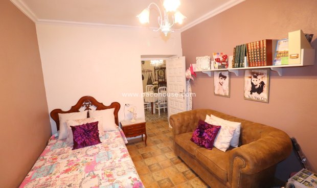 Reventa - Country House -
Purias