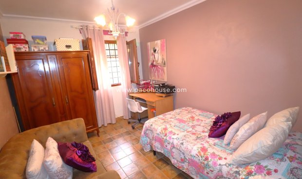 Reventa - Country House -
Purias