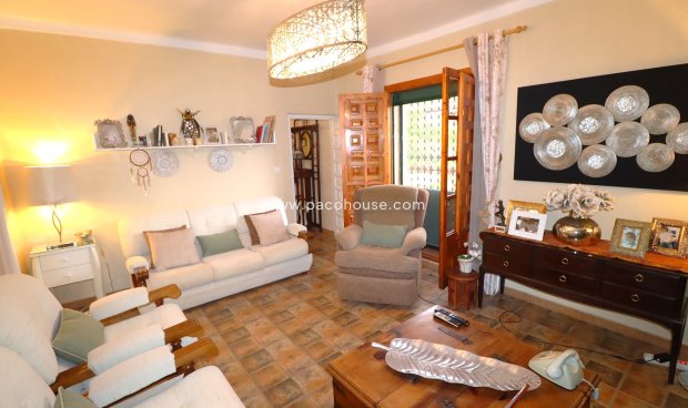 Reventa - Country House -
Purias