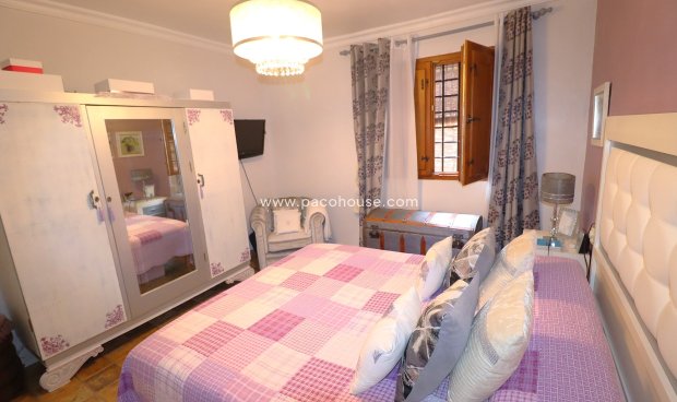 Reventa - Country House -
Purias