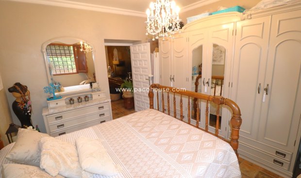 Reventa - Country House -
Purias