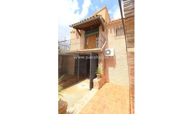 Reventa - Country House -
Purias