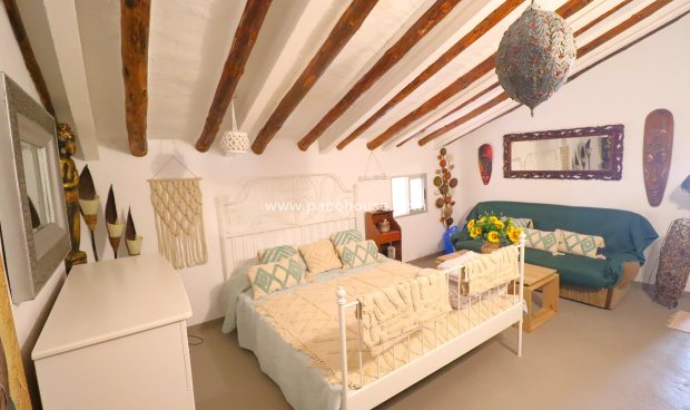 Reventa - Country House -
Purias