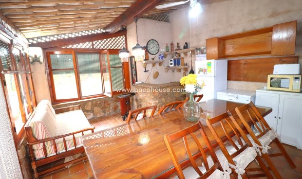 Reventa - Country House -
Purias