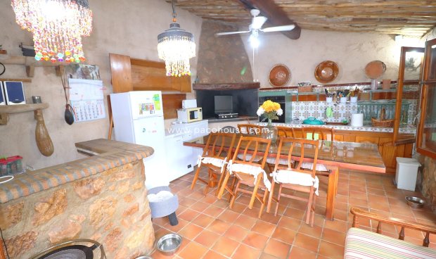 Reventa - Country House -
Purias