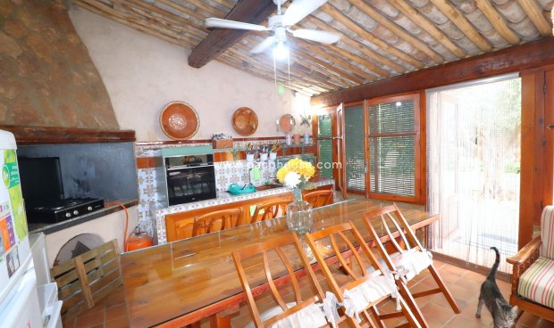 Reventa - Country House -
Purias