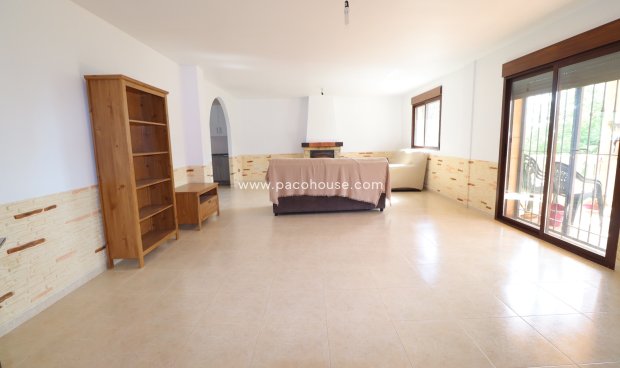 Reventa - Villa -
La Parroquia