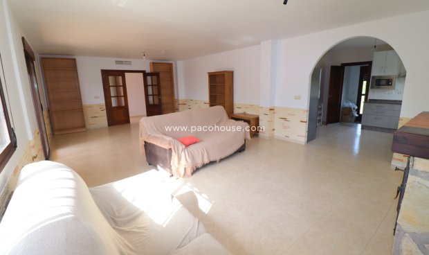 Reventa - Villa -
La Parroquia