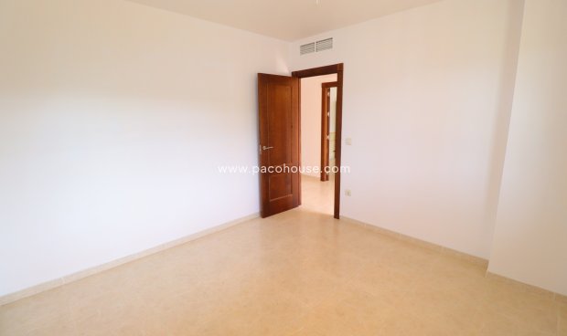 Reventa - Villa -
La Parroquia