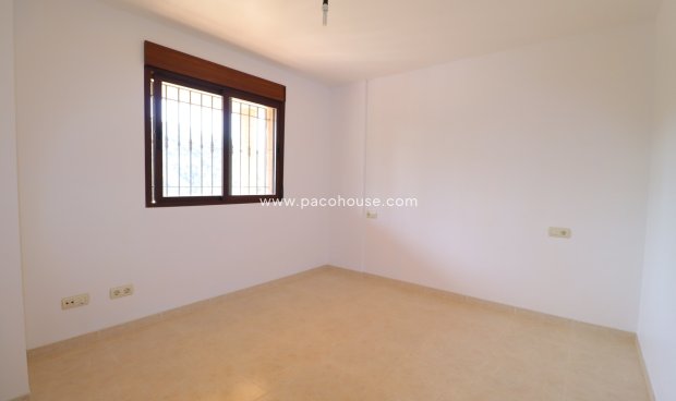 Reventa - Villa -
La Parroquia