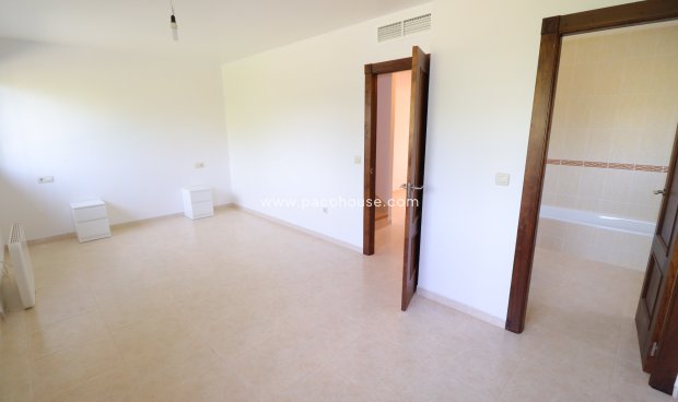 Reventa - Villa -
La Parroquia