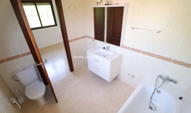 Reventa - Villa -
La Parroquia