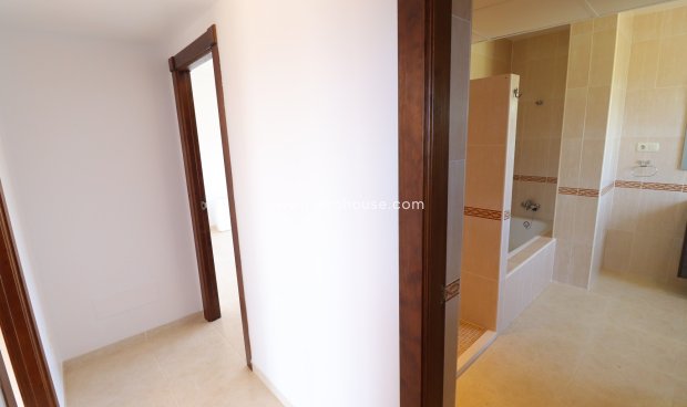 Reventa - Villa -
La Parroquia