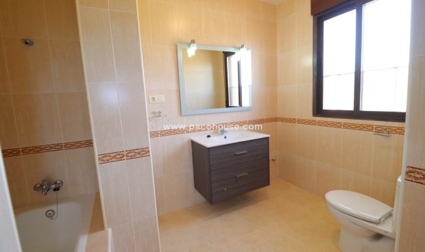 Reventa - Villa -
La Parroquia