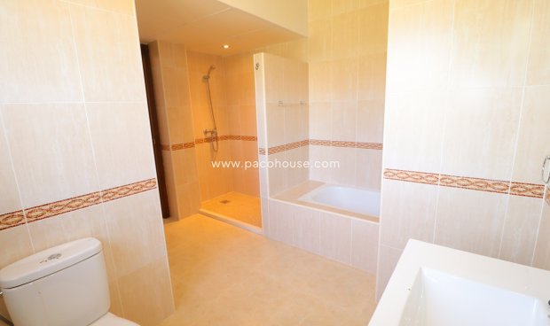 Reventa - Villa -
La Parroquia