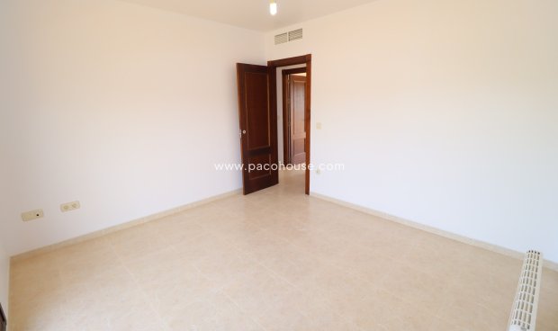 Reventa - Villa -
La Parroquia