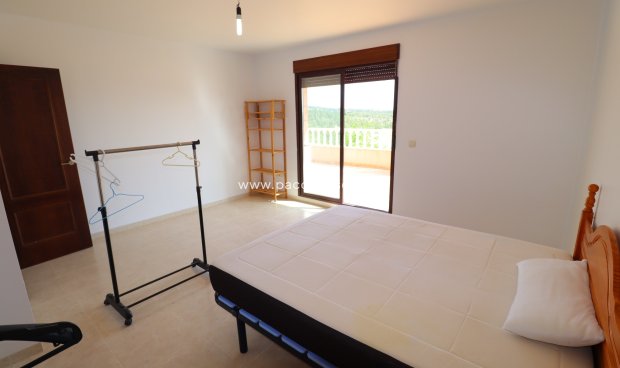 Reventa - Villa -
La Parroquia