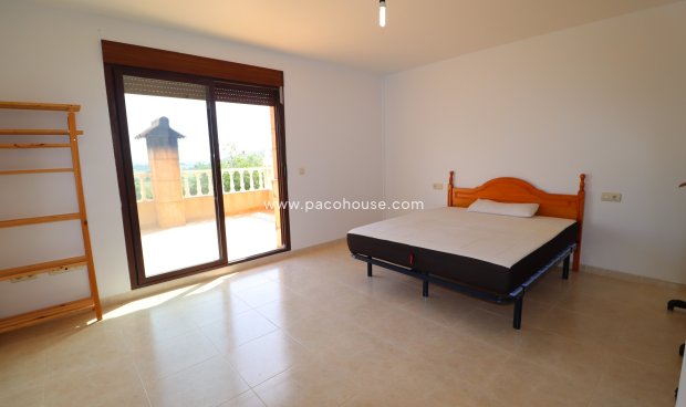 Reventa - Villa -
La Parroquia