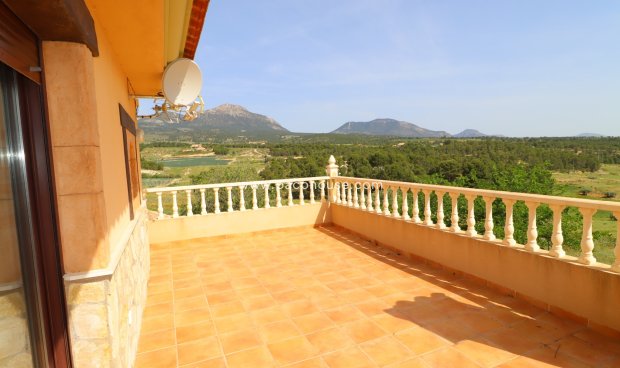 Reventa - Villa -
La Parroquia