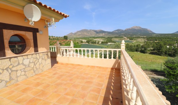 Reventa - Villa -
La Parroquia
