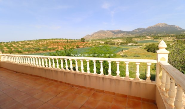 Reventa - Villa -
La Parroquia