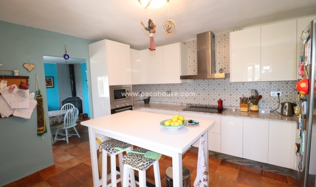 Resale - Cortijo -
Velez-Rubio