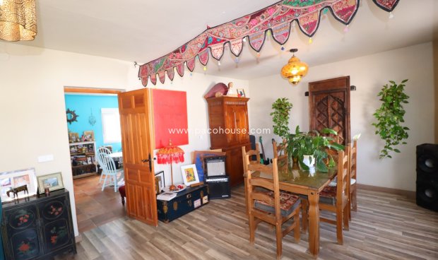 Resale - Cortijo -
Velez-Rubio