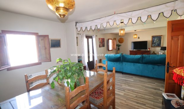 Resale - Cortijo -
Velez-Rubio