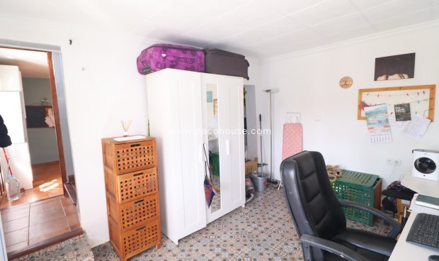 Resale - Cortijo -
Velez-Rubio
