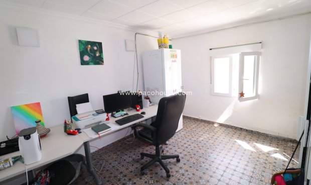 Resale - Cortijo -
Velez-Rubio