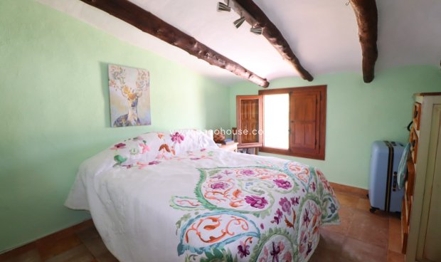 Resale - Cortijo -
Velez-Rubio