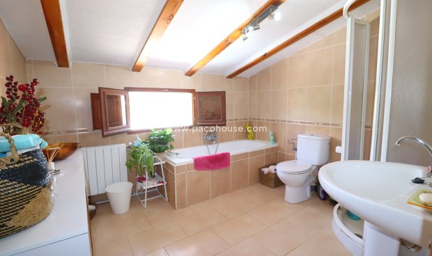 Resale - Cortijo -
Velez-Rubio