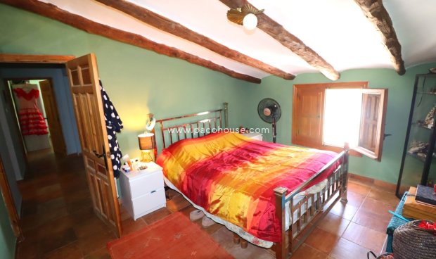 Resale - Cortijo -
Velez-Rubio