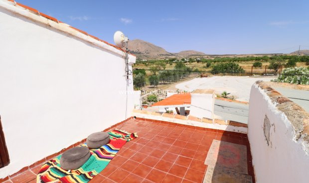 Resale - Cortijo -
Velez-Rubio