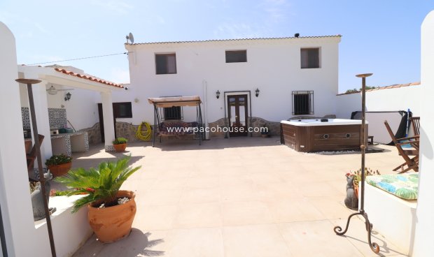 Resale - Cortijo -
Velez-Rubio