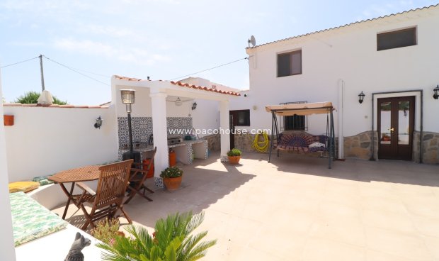 Resale - Cortijo -
Velez-Rubio