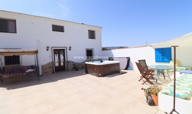 Resale - Cortijo -
Velez-Rubio