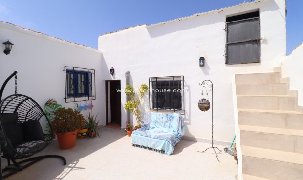 Resale - Cortijo -
Velez-Rubio