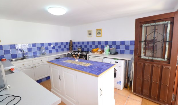 Resale - Cortijo -
Velez-Rubio