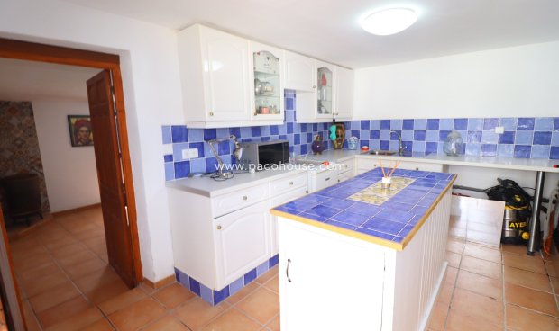 Resale - Cortijo -
Velez-Rubio