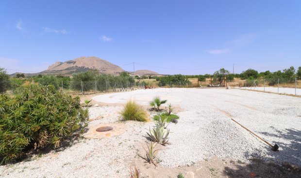 Resale - Cortijo -
Velez-Rubio